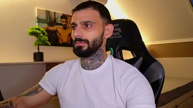 Snapshot of AresSteelX chatting on November 10, 2025, 3:06 pm AresSteelX online show from November 10, 2025, 3:06 pm