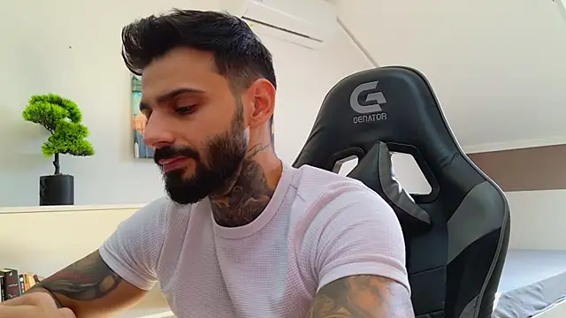 Snapshot of AresSteelX chatting on October 13, 2025, 11:12 am AresSteelX online show from October 13, 2025, 11:12 am