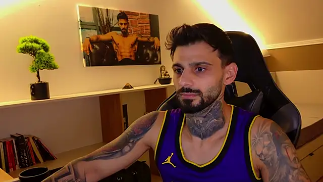 Snapshot of AresSteelX chatting on October 19, 2025, 5:37 pm AresSteelX online show from October 19, 2025, 5:37 pm