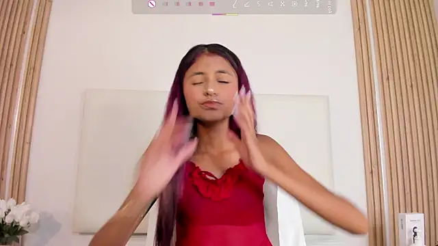 sunnyWhitee online show from May 13, 2026, 7:21 pm