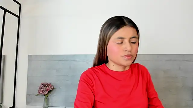 sunnyWhitee online show from March 14, 2026, 7:09 pm