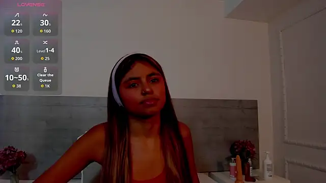 Snapshot of sunnyWhitee chatting on November 5, 2025, 7:17 pm sunnyWhitee online show from November 5, 2025, 7:17 pm