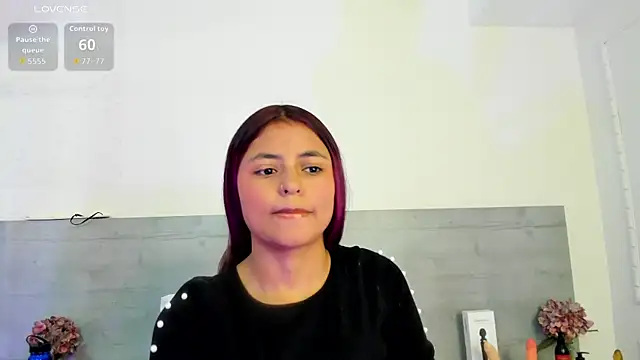 sunnyWhitee online show from May 22, 2026, 7:12 pm