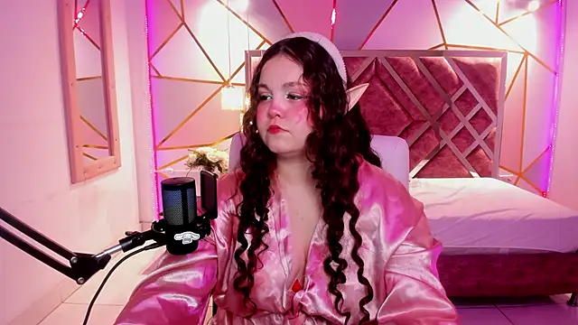 ShylySweet online show from March 28, 2026, 5:19 am