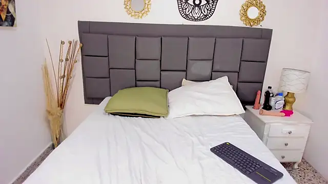 summer williams18 online show from January 5, 2026, 5:27 pm