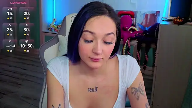 Im suka online show from December 16, 2025, 4:28 am