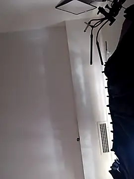 Snapshot of Wilsonn86 chatting on November 11, 2025, 9:26 am Wilsonn86 online show from November 11, 2025, 9:26 am