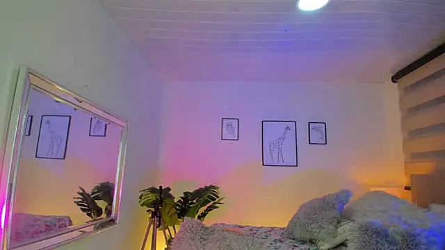 LusyKitty online show from September 8, 2025, 2:27 pm