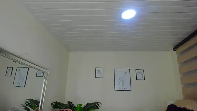 LusyKitty online show from September 22, 2025, 3:18 pm