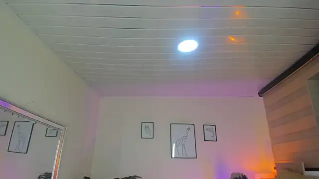 LusyKitty online show from October 21, 2025, 3:11 pm