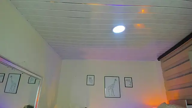 LusyKitty online show from October 6, 2025, 4:08 pm