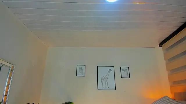 LusyKitty online show from September 9, 2025, 3:21 pm