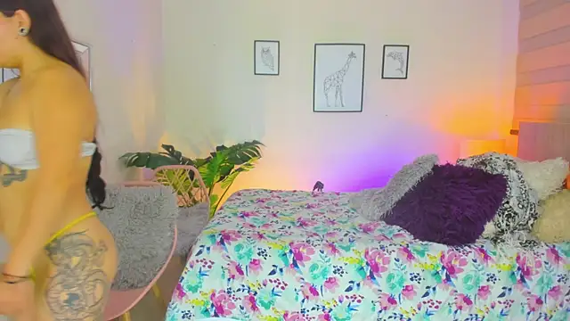 LusyKitty online show from October 10, 2025, 3:24 pm