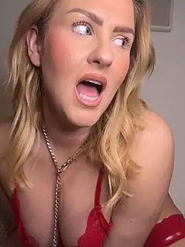 Snapshot of Charleigh_xx chatting on February 28, 2026, 11:37 pm Charleigh xx online show from February 28, 2026, 11:37 pm