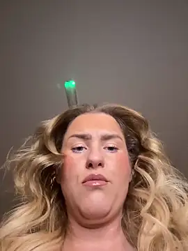 Snapshot of Charleigh_xx chatting on March 17, 2026, 10:24 pm Charleigh xx online show from March 17, 2026, 10:24 pm