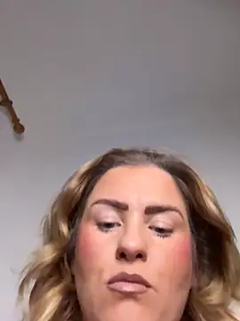 Snapshot of Charleigh_xx chatting on February 21, 2026, 10:45 pm Charleigh xx online show from February 21, 2026, 10:45 pm