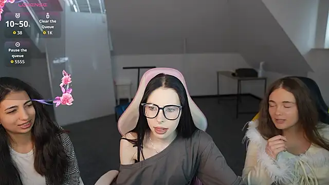 Snapshot of VivianSweet_ chatting on February 25, 2026, 11:32 am VivianSweet online show from February 25, 2026, 11:32 am