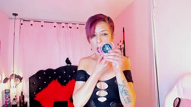 Snapshot of Trinityy__ chatting on December 4, 2025, 7:13 pm Trinityy online show from December 4, 2025, 7:13 pm