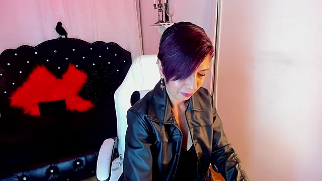 Snapshot of Trinityy__ chatting on December 17, 2025, 6:46 pm Trinityy online show from December 17, 2025, 6:46 pm