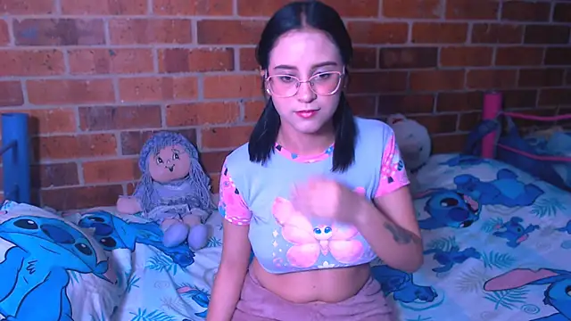 danaiisabella online show from October 29, 2025, 4:00 am