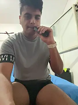 Snapshot of Noam7080z chatting on November 23, 2025, 5:34 pm Noam7080z online show from November 23, 2025, 5:34 pm