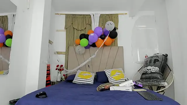 Lady miss    online show from October 28, 2025, 1:10 pm