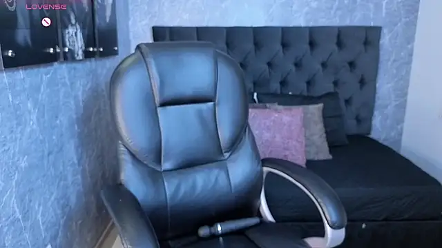 Snapshot of eileen__hills chatting on October 21, 2025, 6:18 pm eileen hills online show from October 21, 2025, 6:18 pm