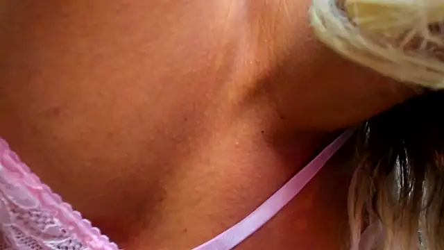 ZaiMoon  online show from February 20, 2026, 10:33 pm