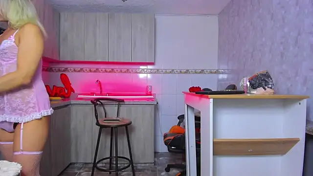 ZaiMoon  online show from October 16, 2025, 7:33 pm