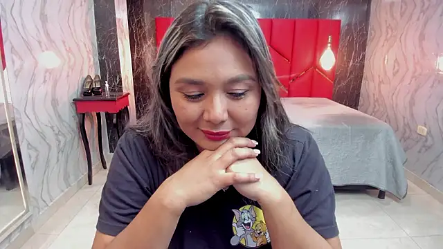 Snapshot of LatinaHoleQueen chatting on March 16, 2026, 2:43 pm LatinaHoleQueen online show from March 16, 2026, 2:43 pm