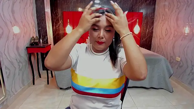 Snapshot of LatinaHoleQueen chatting on March 26, 2026, 3:32 pm LatinaHoleQueen online show from March 26, 2026, 3:32 pm