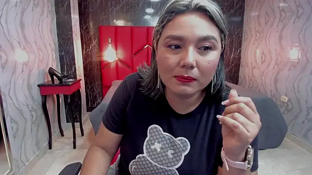 LatinaHoleQueen online show from May 22, 2026, 2:59 pm
