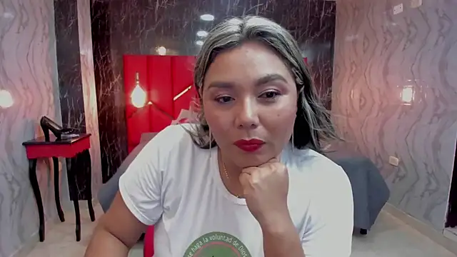 LatinaHoleQueen online show from May 21, 2026, 2:36 pm