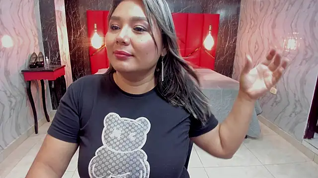 Snapshot of LatinaHoleQueen chatting on March 17, 2026, 2:53 pm LatinaHoleQueen online show from March 17, 2026, 2:53 pm