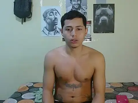 Snapshot of Lil_condor_bby1 chatting on January 8, 2026, 9:32 pm Lil condor bby1 online show from January 8, 2026, 9:32 pm