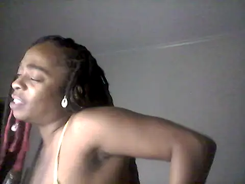 Snapshot of Sunflower_Synns chatting on October 8, 2025, 3:52 am Sunflower Synns online show from October 8, 2025, 3:52 am