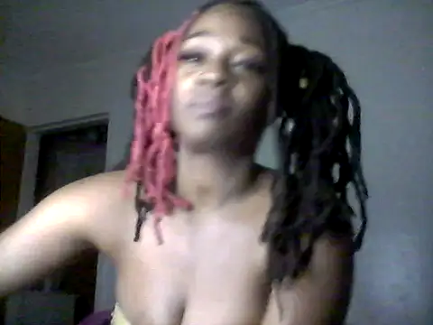 Snapshot of Sunflower_Synns chatting on October 17, 2025, 5:22 am Sunflower Synns online show from October 17, 2025, 5:22 am