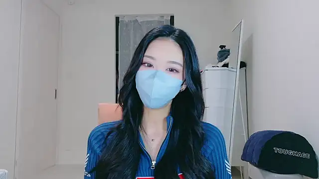 Snapshot of ramuchan_desu chatting on February 24, 2026, 12:11 am ramuchan desu online show from February 24, 2026, 12:11 am