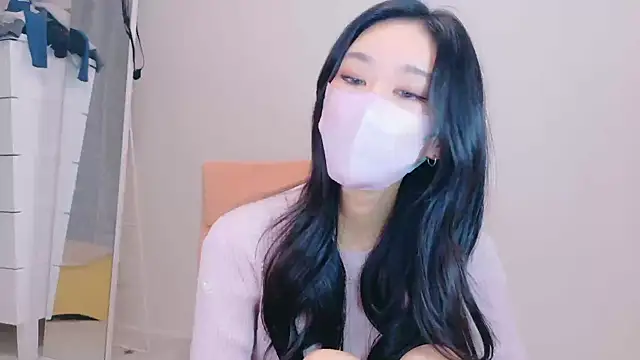 Snapshot of ramuchan_desu chatting on November 17, 2025, 1:31 am ramuchan desu online show from November 17, 2025, 1:31 am