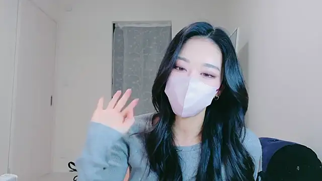 Snapshot of ramuchan_desu chatting on February 5, 2026, 12:28 am ramuchan desu online show from February 5, 2026, 12:28 am