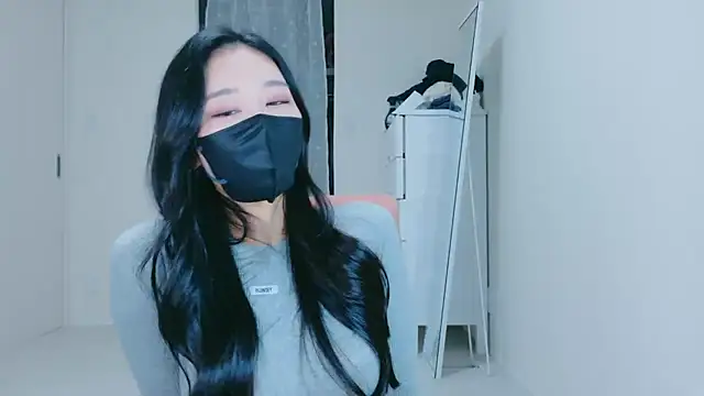 Snapshot of ramuchan_desu chatting on January 7, 2026, 1:32 am ramuchan desu online show from January 7, 2026, 1:32 am