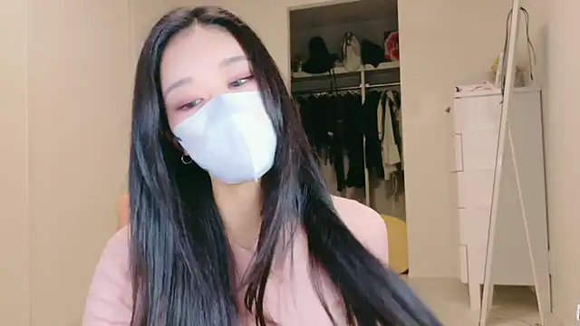 Snapshot of ramuchan_desu chatting on October 23, 2025, 2:21 am ramuchan desu online show from October 23, 2025, 2:21 am