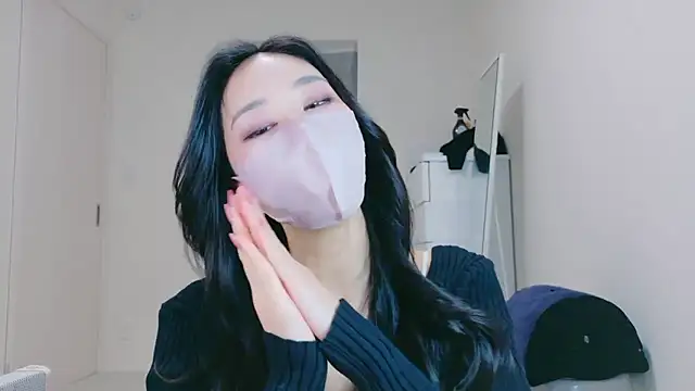 Snapshot of ramuchan_desu chatting on February 11, 2026, 12:21 am ramuchan desu online show from February 11, 2026, 12:21 am