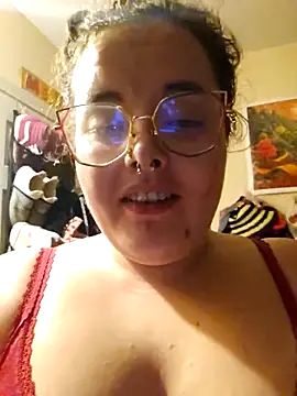 Snapshot of nuttiebuddy1 chatting on October 27, 2025, 6:36 am nuttiebuddy1 online show from October 27, 2025, 6:36 am