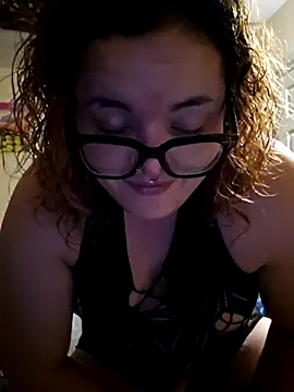 nuttiebuddy1 online show from November 11, 2025, 4:40 am