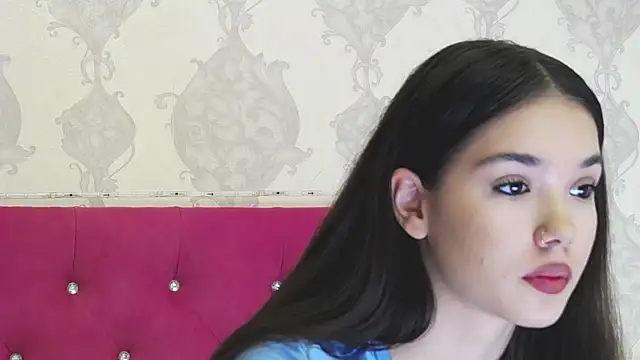 Snapshot of AlexisDevine chatting on February 28, 2026, 5:29 am AlexisDevine online show from February 28, 2026, 5:29 am