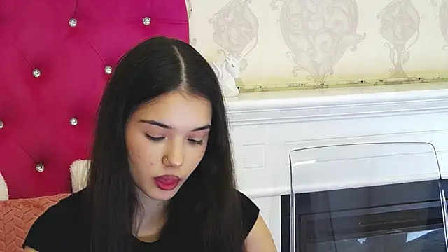 AlexisDevine online show from May 15, 2026, 4:21 am