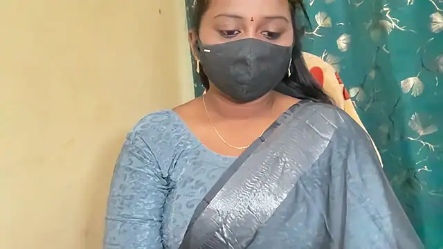Pavani-Sexy online show from May 25, 2026, 7:29 am