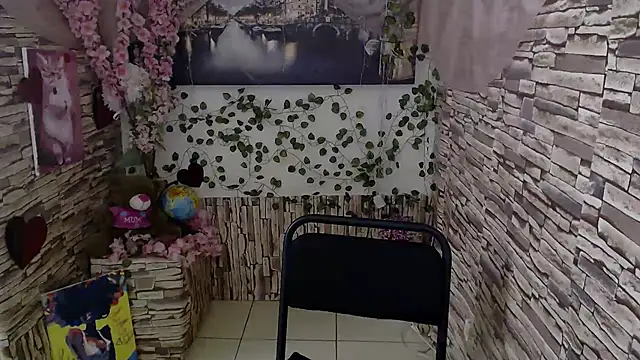 Amanda Bright  online show from October 14, 2025, 6:58 am