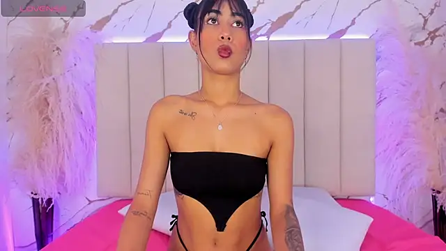 Snapshot of Elody_rousse chatting on September 16, 2025, 12:28 pm Elody rousse online show from September 16, 2025, 12:28 pm